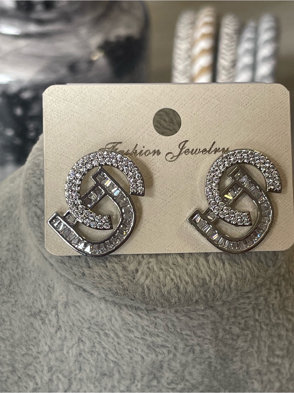Fashion Jewelry Silver Crystal Interlocking Earrings
